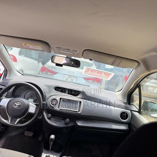Toyota Vitz 1.3 FWD 5dr 2013 White
