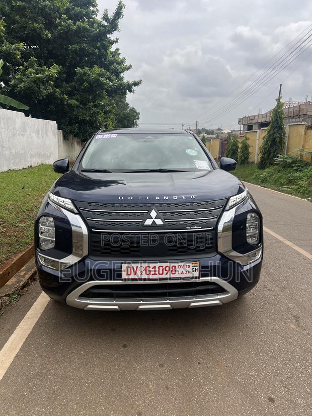 Mitsubishi Outlander 2024 Blue