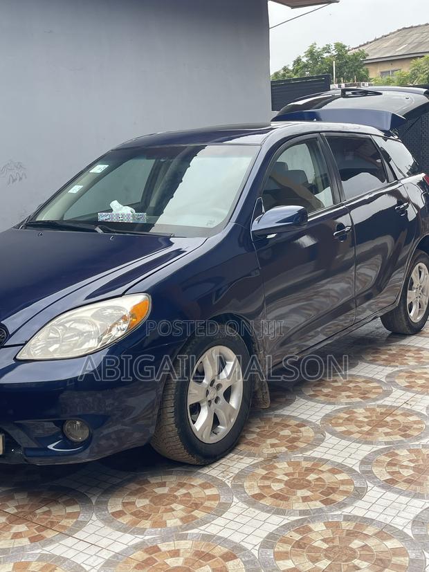 Toyota Matrix Hatchback AWD (1.8L 4cyl 4A) 2006 Blue