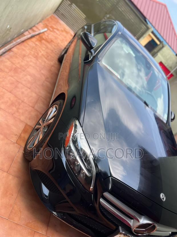 Mercedes-Benz C300 2021 Black