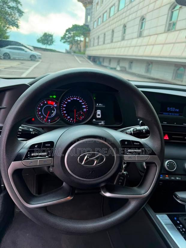 Hyundai Avante 2021 Black