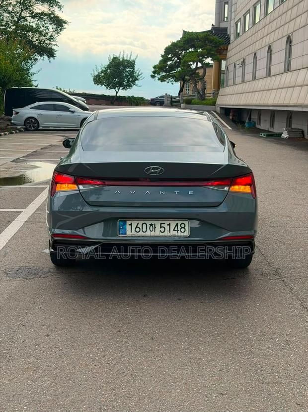 Hyundai Avante 2021 Black