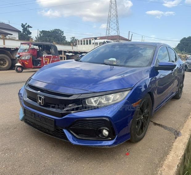 Honda Civic EX Hatchback 2019 Blue