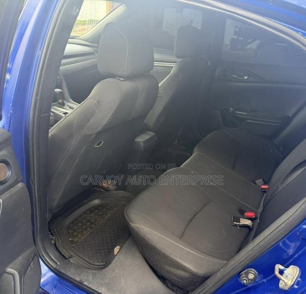 Honda Civic EX Hatchback 2019 Blue