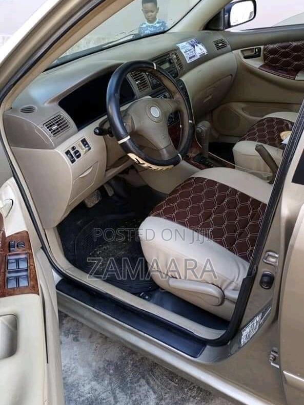 Toyota Corolla 1.4 VVT-i Limousine 2006 Gold