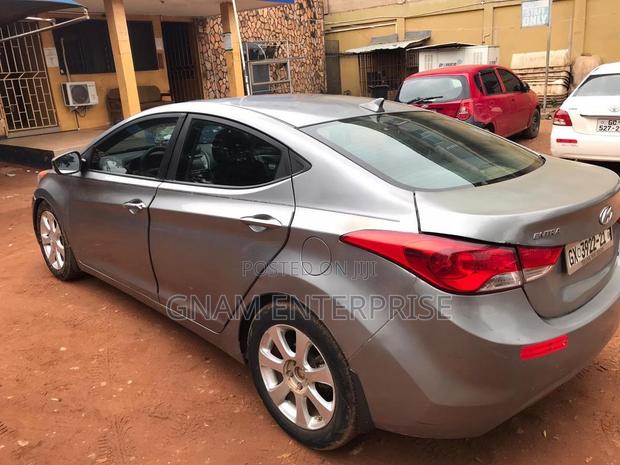 Hyundai Elantra Limited 4dr Sedan (1.8L 4cyl 6A) 2015 Silver