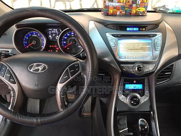 Hyundai Elantra Limited 4dr Sedan (1.8L 4cyl 6A) 2015 Silver
