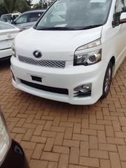 Toyota Voxy V 4WD 8-Seater 2011 White for sale