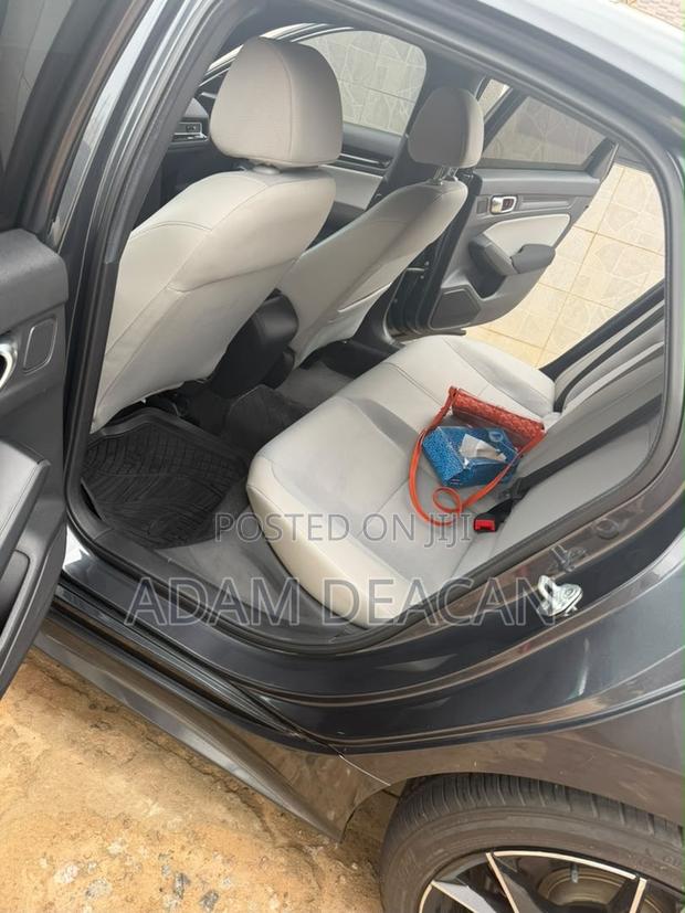 Honda Civic Sport CVT 2025 Black