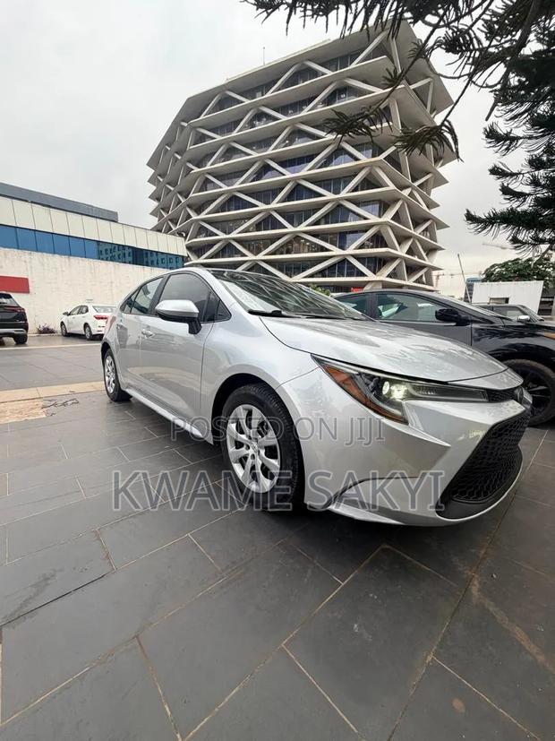 Toyota Corolla LE 2020 Silver