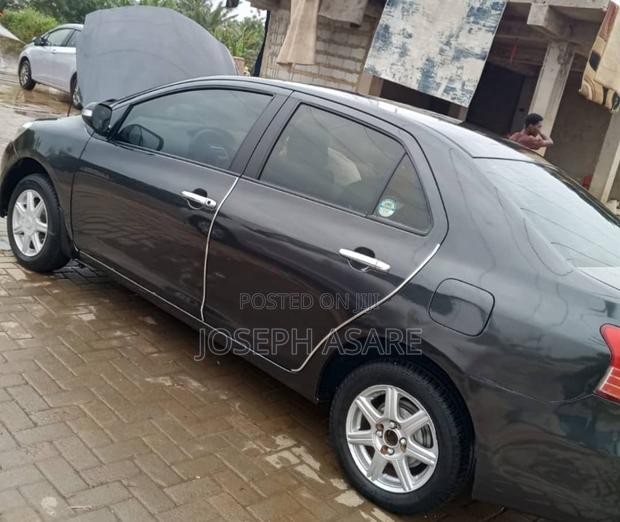 Toyota Belta 2010 Black