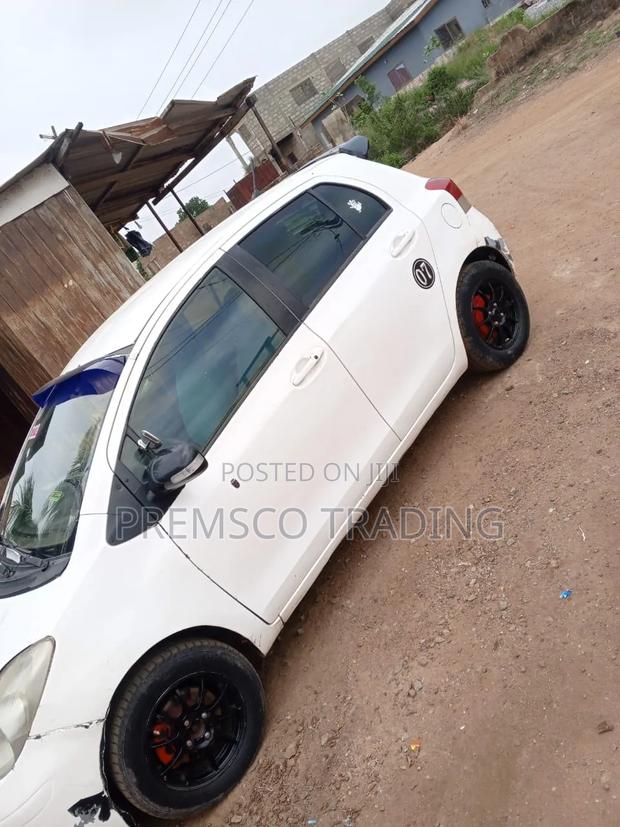 Toyota Vitz 1.0 FWD 5dr 2010 White