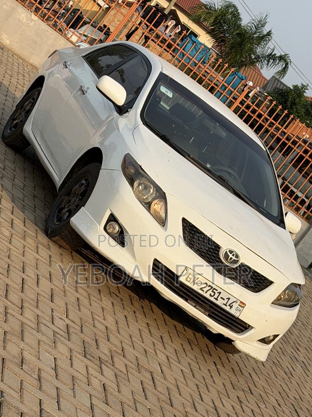 Toyota Corolla 2009 White