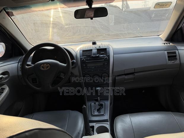 Toyota Corolla 2009 White