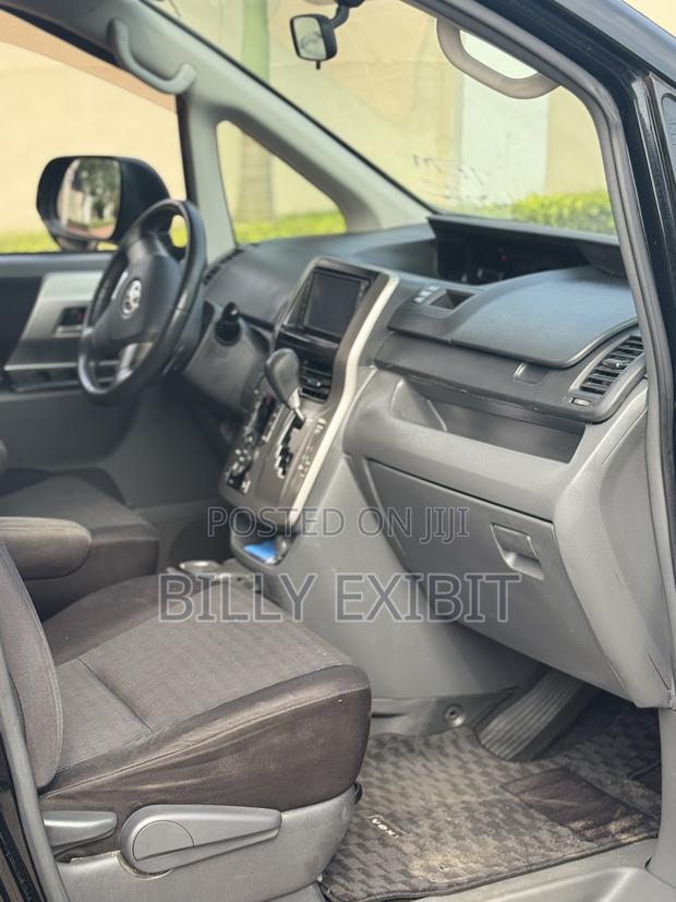 Toyota Voxy ZS 2WD 8-Seater 2010 Black