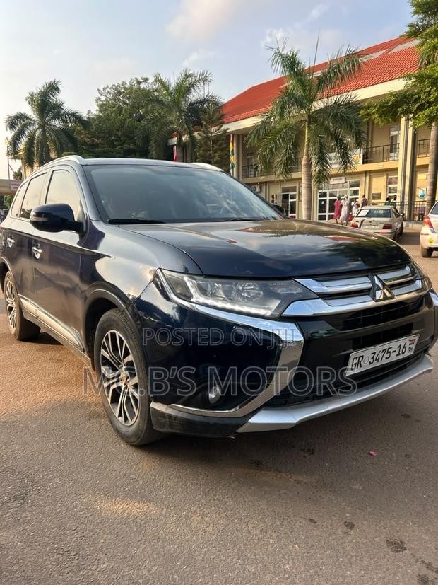 Mitsubishi Outlander 2016 Black