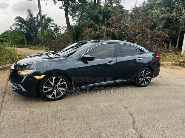 Honda Civic Touring Sedan 2019 Gray