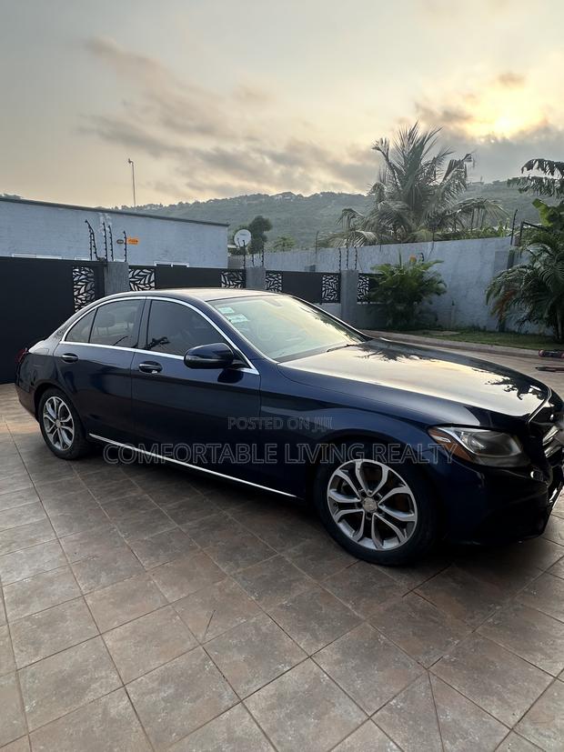 Mercedes-Benz C300 Luxury Sedan RWD (2.0L 4cyl 7A) 2016 Blue