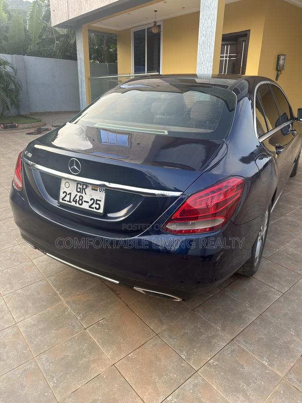 Mercedes-Benz C300 Luxury Sedan RWD (2.0L 4cyl 7A) 2016 Blue