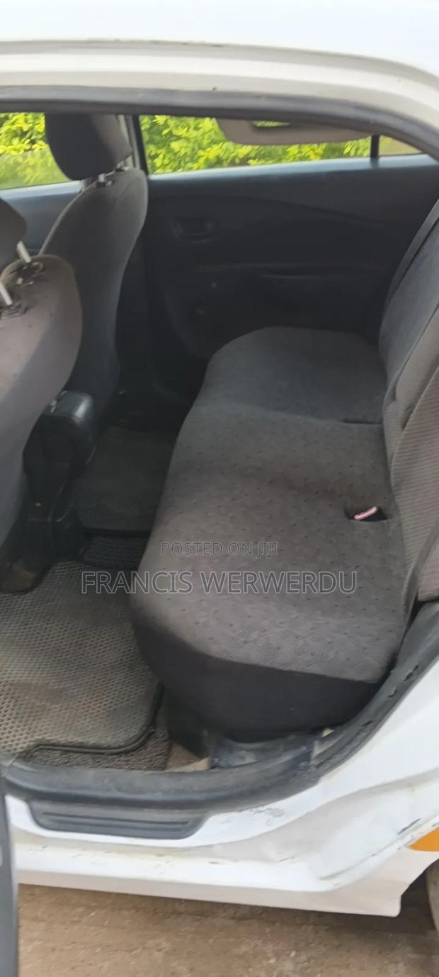 Toyota Yaris 2009 White