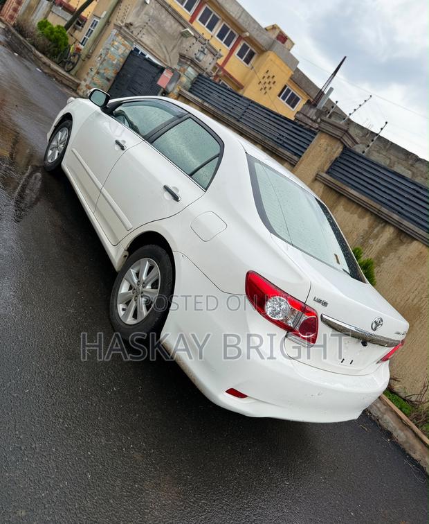 Toyota Corolla 2013 White