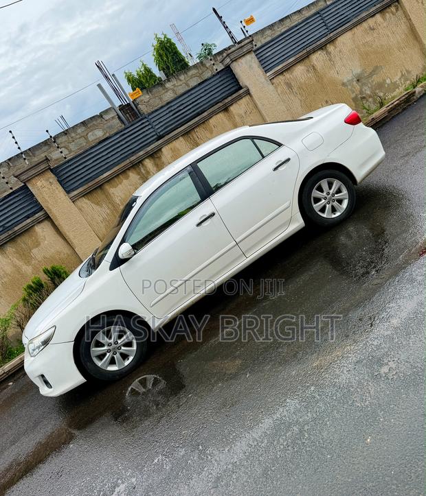 Toyota Corolla 2013 White