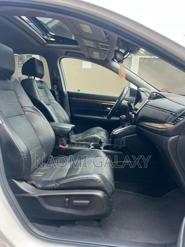 Honda CR-V Touring AWD 2018 White
