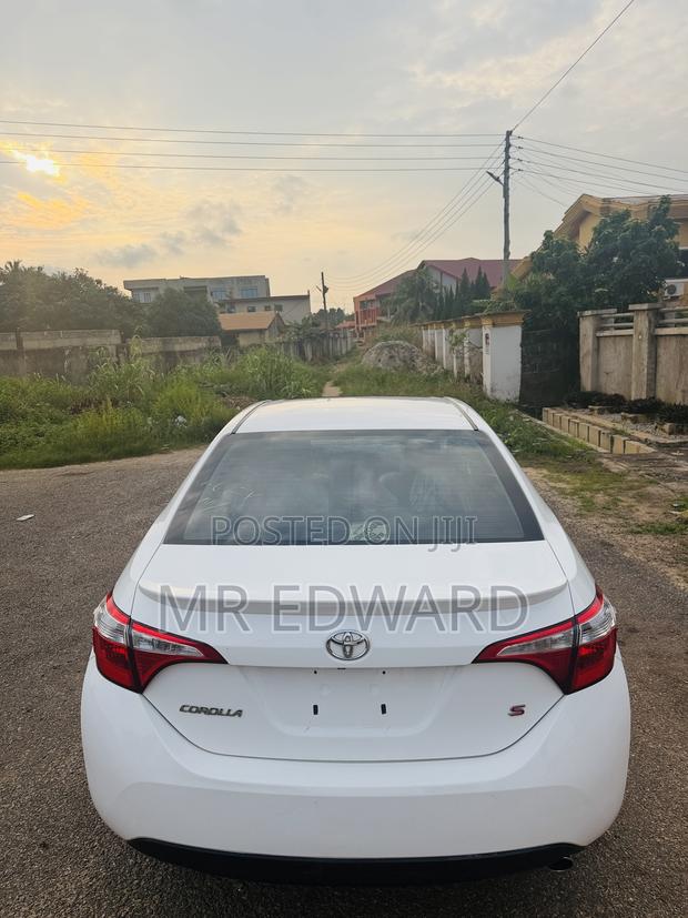 Toyota Corolla S Premium 4dr Sedan (1.8L 4cyl CVT) 2016 White