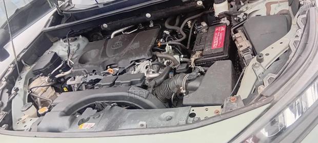 Toyota RAV4 2021 Green