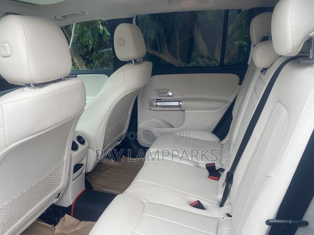 Mercedes-Benz GLB-Class 2022 White