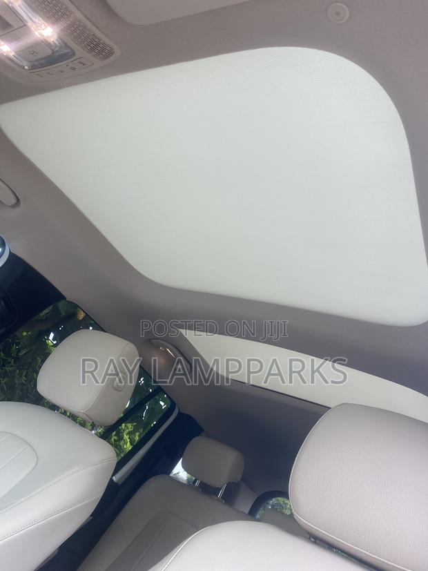 Mercedes-Benz GLB-Class 2022 White