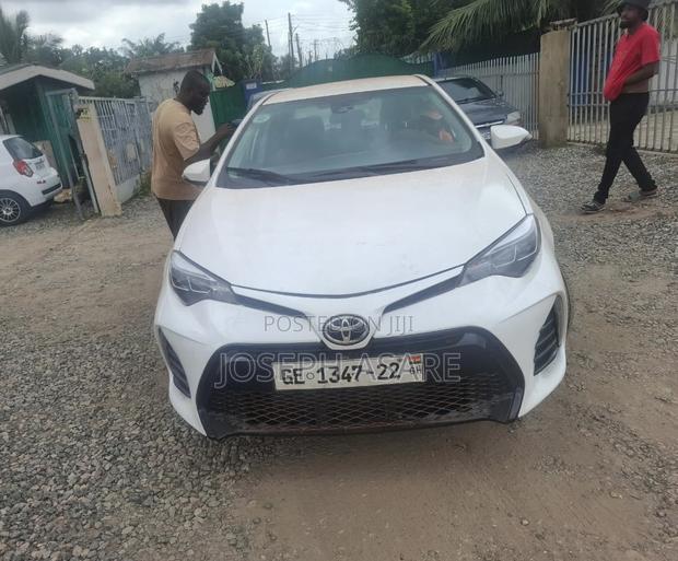 Toyota Corolla 2018 White