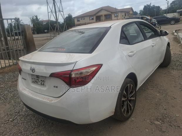 Toyota Corolla 2018 White