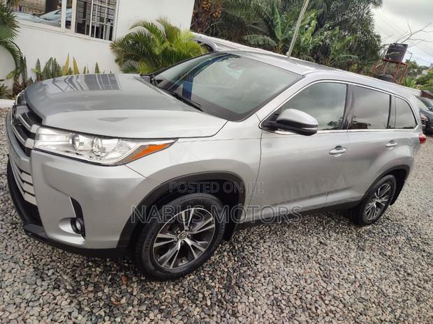 Toyota Highlander LE AWD 2020 Silver