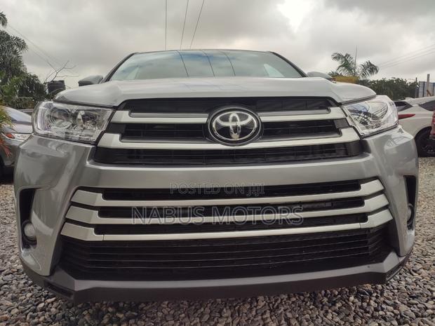 Toyota Highlander LE AWD 2020 Silver