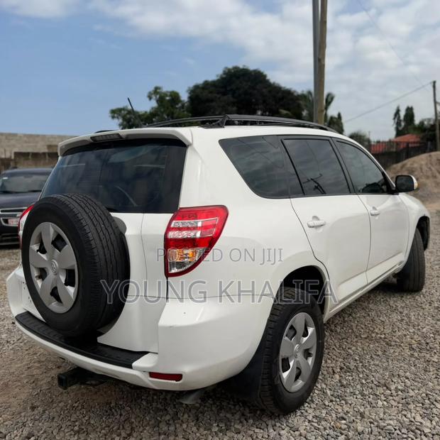 Toyota RAV4 2012 White