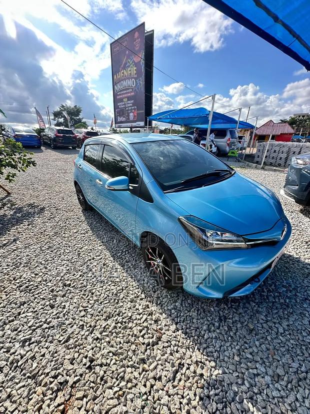 Toyota Vitz 2016 Blue