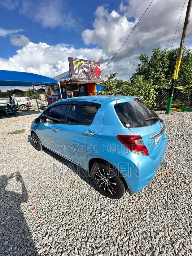 Toyota Vitz 2016 Blue