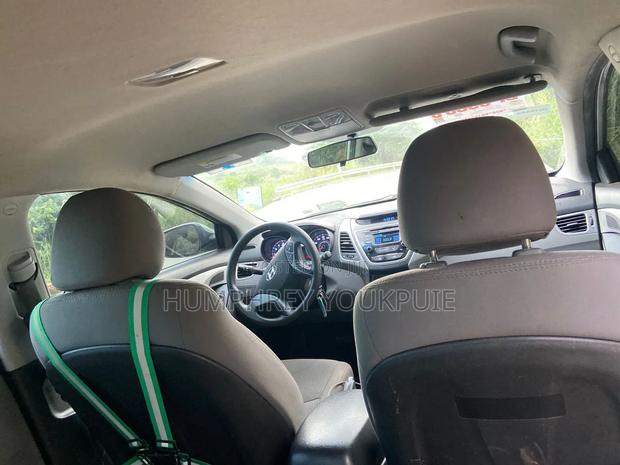 Hyundai Elantra 2016 Silver