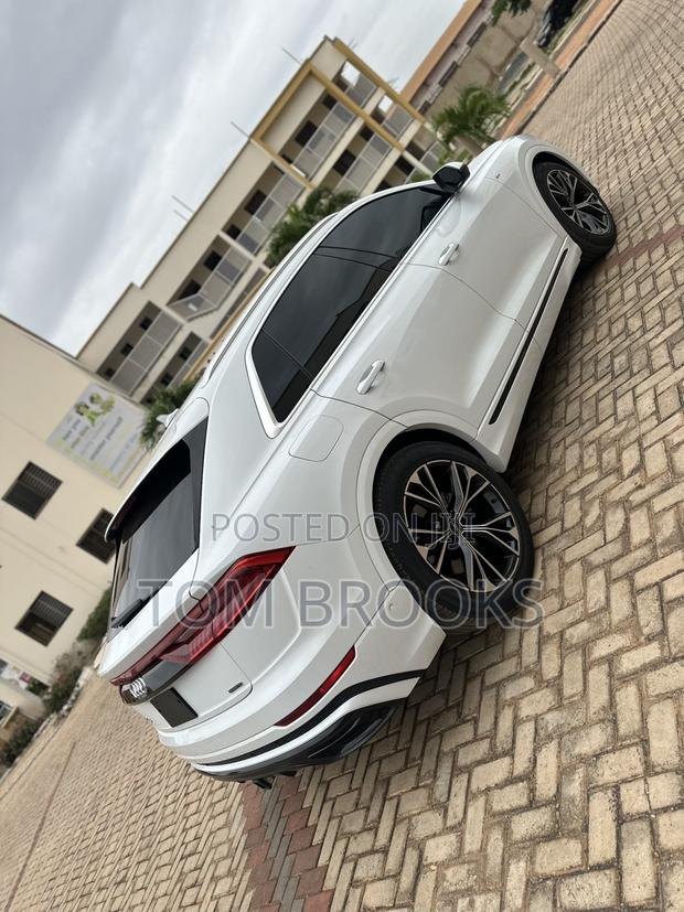 Audi Q8 2022 White