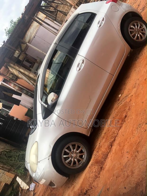 Toyota Vitz 2010 Silver