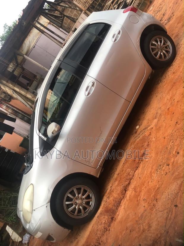 Toyota Vitz 2010 Silver