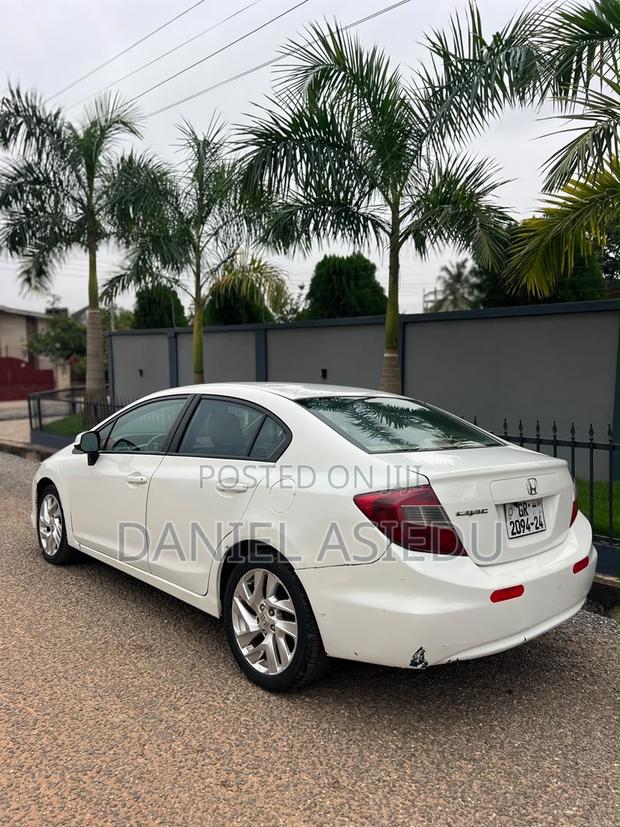Honda Civic 1.4 5 Door Automatic 2012 White
