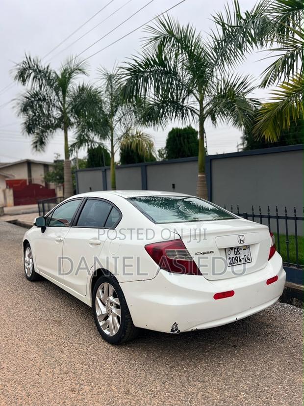 Honda Civic 1.4 5 Door Automatic 2012 White