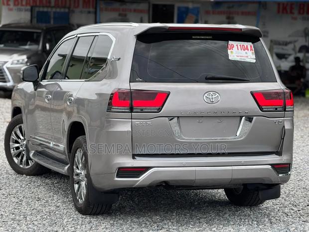 Toyota Land Cruiser 2023 Gray