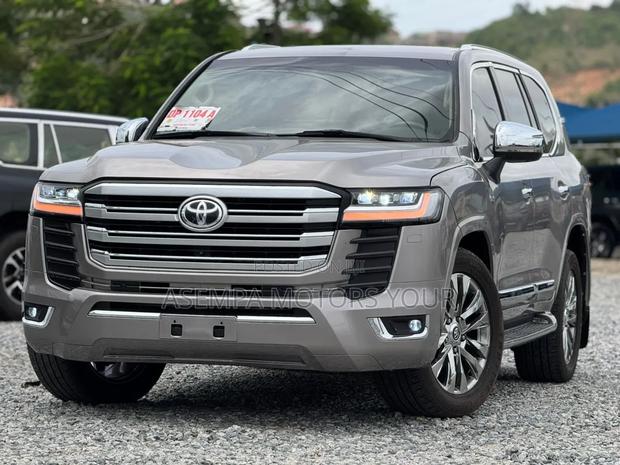 Toyota Land Cruiser 2023 Gray