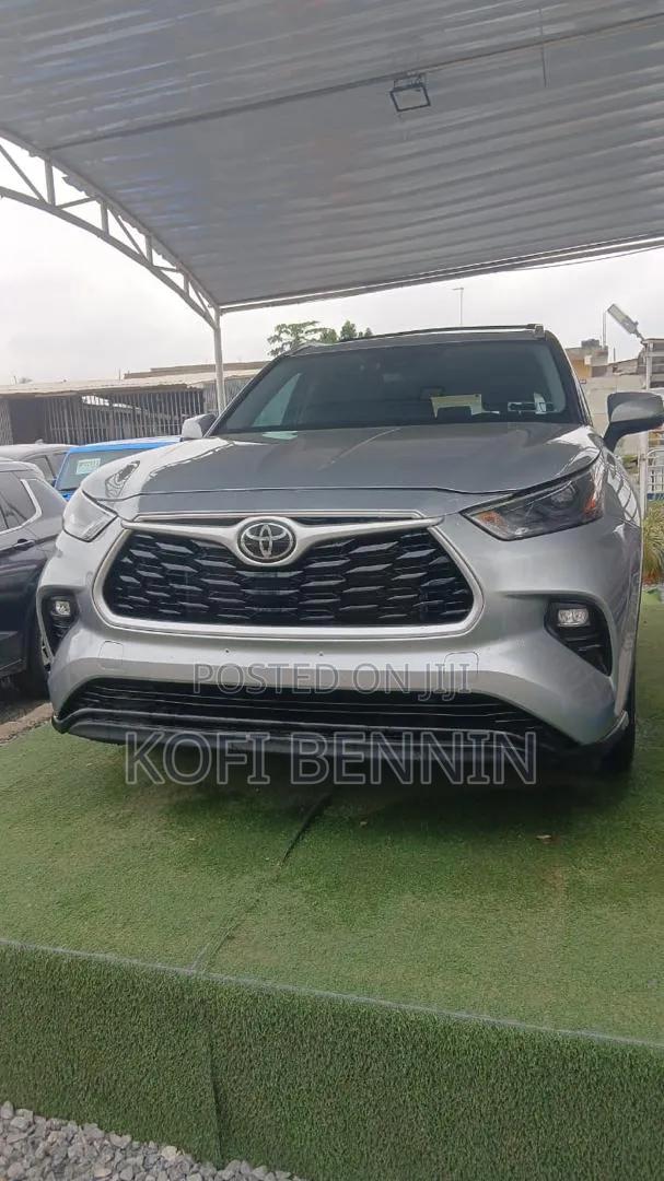 Toyota Highlander XSE 2022 Silver