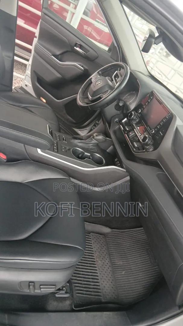 Toyota Highlander XSE 2022 Silver
