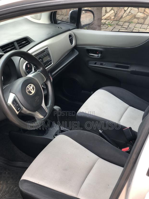 Toyota Yaris 2012 Silver