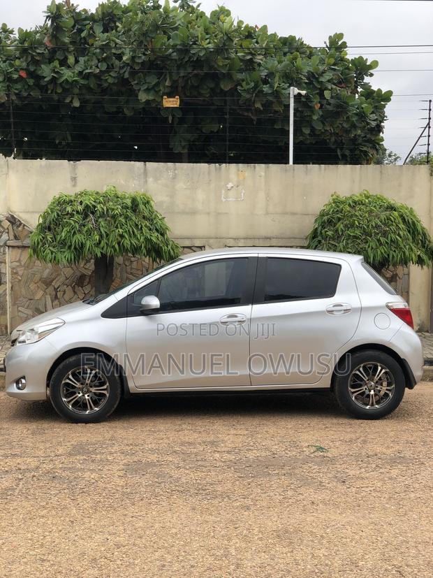 Toyota Yaris 2012 Silver